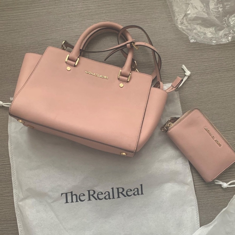 Micheal kors Selma medium cross body